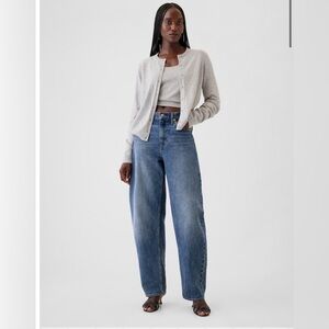 Gap Women High Rise Barrel Jeans in Medium Indigo Size 8 $79.95 online now!